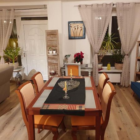 Les Hirondelles, Appartement De Vacances Avec Terrasse Et Coin Grillades Granges Esterno foto