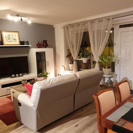 Les Hirondelles, Appartement De Vacances Avec Terrasse Et Coin Grillades Granges Esterno foto