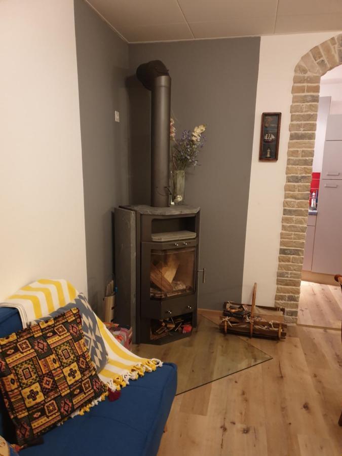 Les Hirondelles, Appartement De Vacances Avec Terrasse Et Coin Grillades Granges Esterno foto
