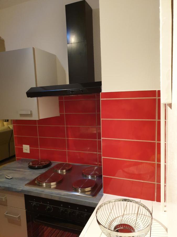 Les Hirondelles, Appartement De Vacances Avec Terrasse Et Coin Grillades Granges Esterno foto