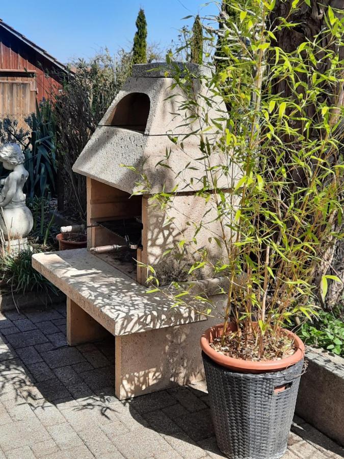 Les Hirondelles, Appartement De Vacances Avec Terrasse Et Coin Grillades Granges Esterno foto